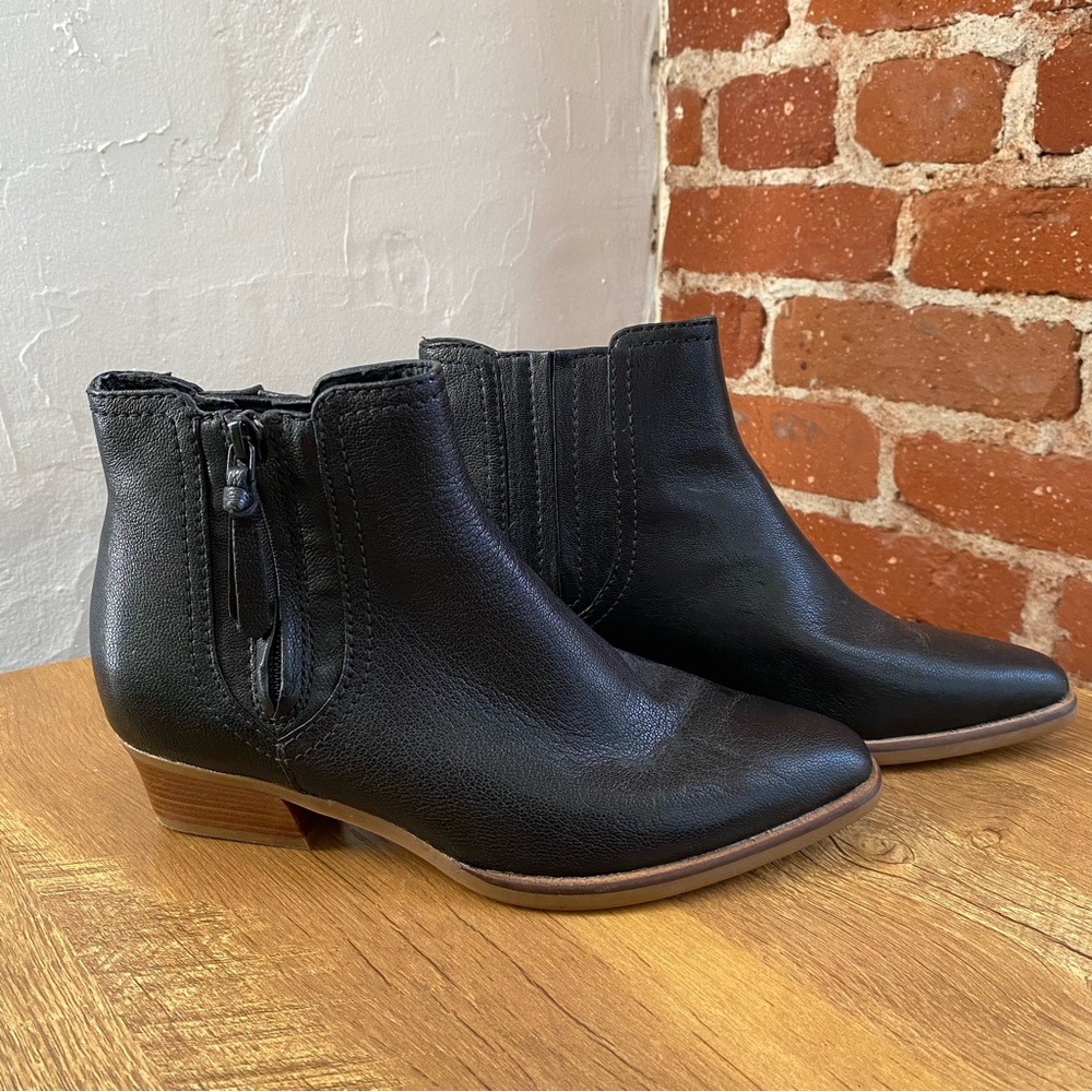 Cole Hann Black Ankle Boots with Zippers in 6.5